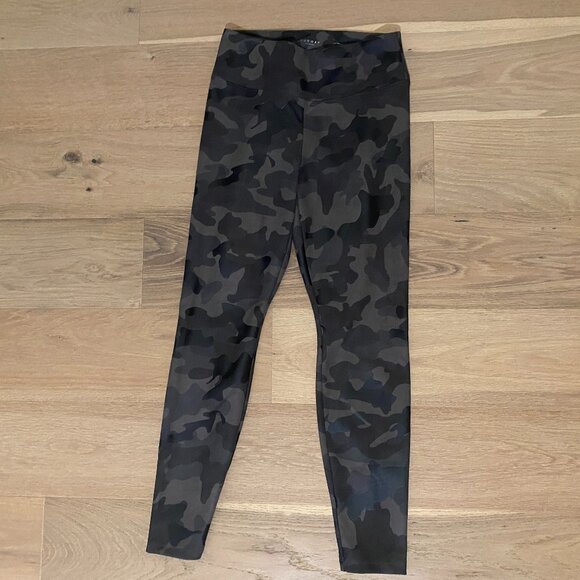 WHBM Camo Print Runway Legging Size 12L - Picture 3 of 13